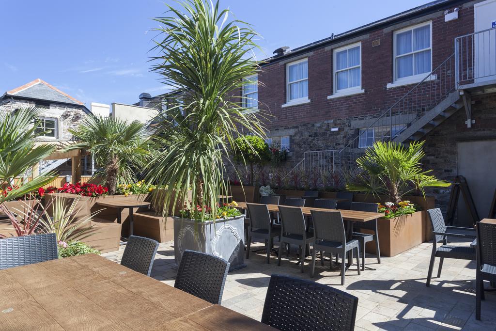 The White Hart Hotel Wetherspoon オークハンプトン エクステリア 写真